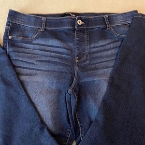 Plus size stretchy jeans